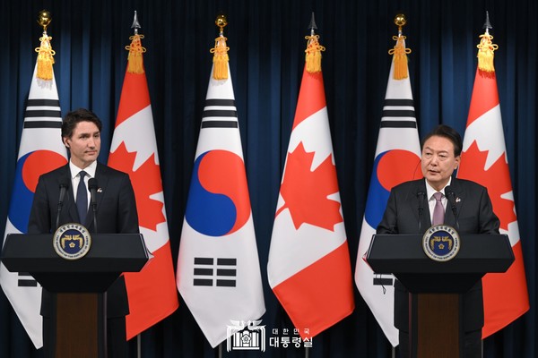 5월 17일 윤석열 대통령은 저스틴 트뤼도 캐나다 총리와 공동기자회견을 열었다.